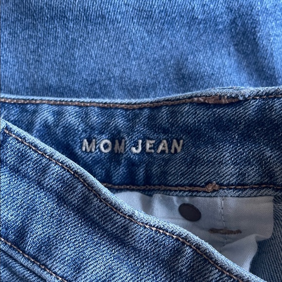 American Eagle Outfitters Stretch Mom Jean Size 12 Short - Picture 7 of 16